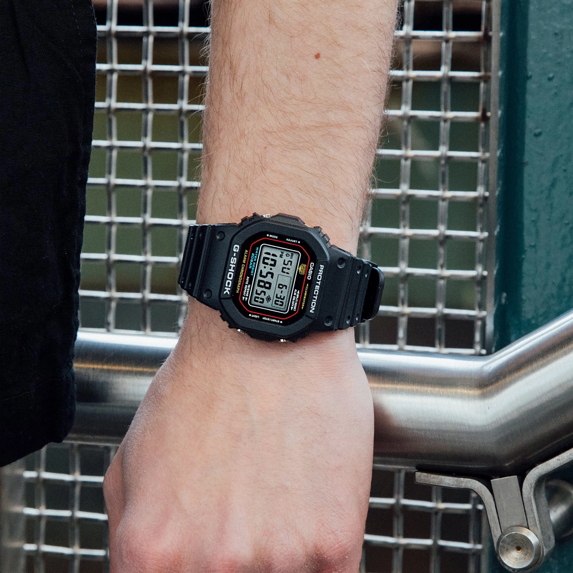 CASIO G-SHOCK DW-5600RL-1DR DIGITAL BLACK AND RED WATCH