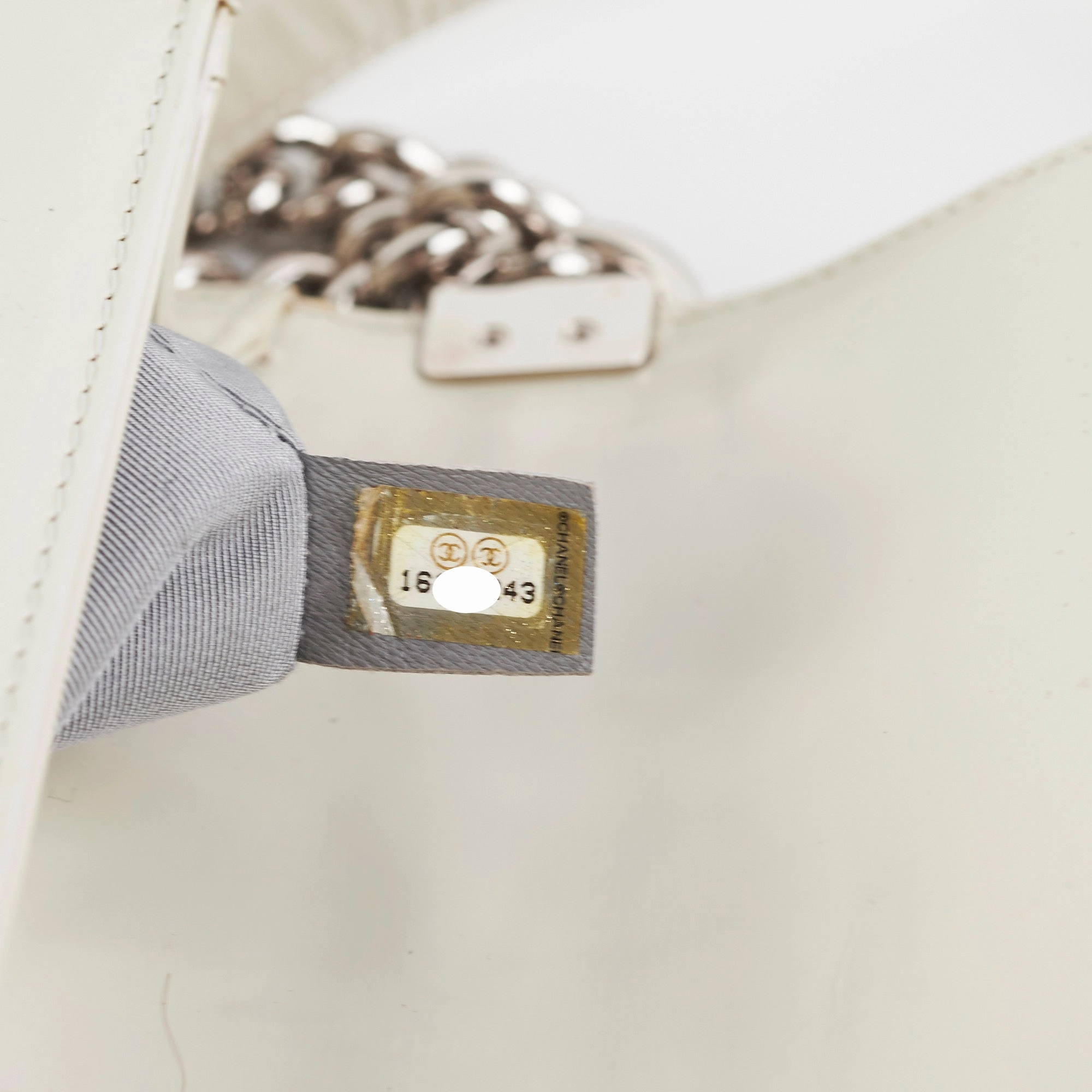 Chanel Boy Old Medium Iridiscent (Light grey)