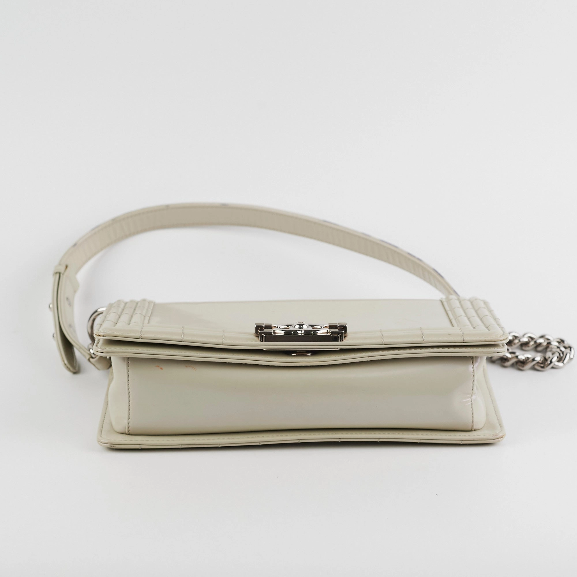 Chanel Boy Old Medium Iridiscent (Light grey)