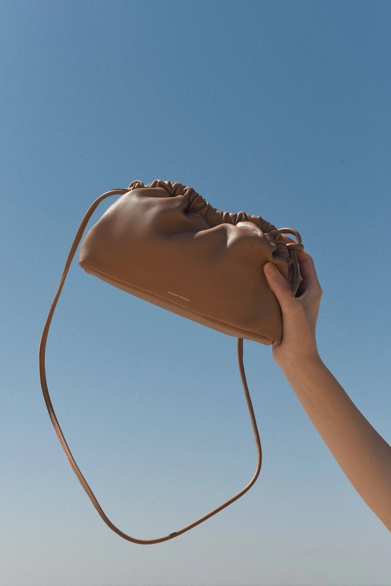 Cloud Clutch Mini Lambskin, Biscotti
