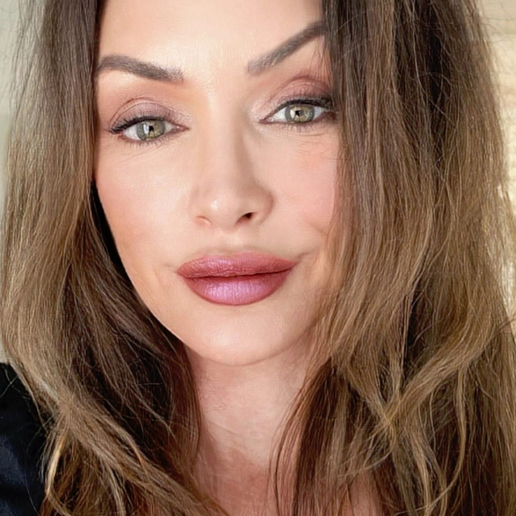 Divine Crme | A Dusty Blush Mauve With Lilac Shimmer Lipstick