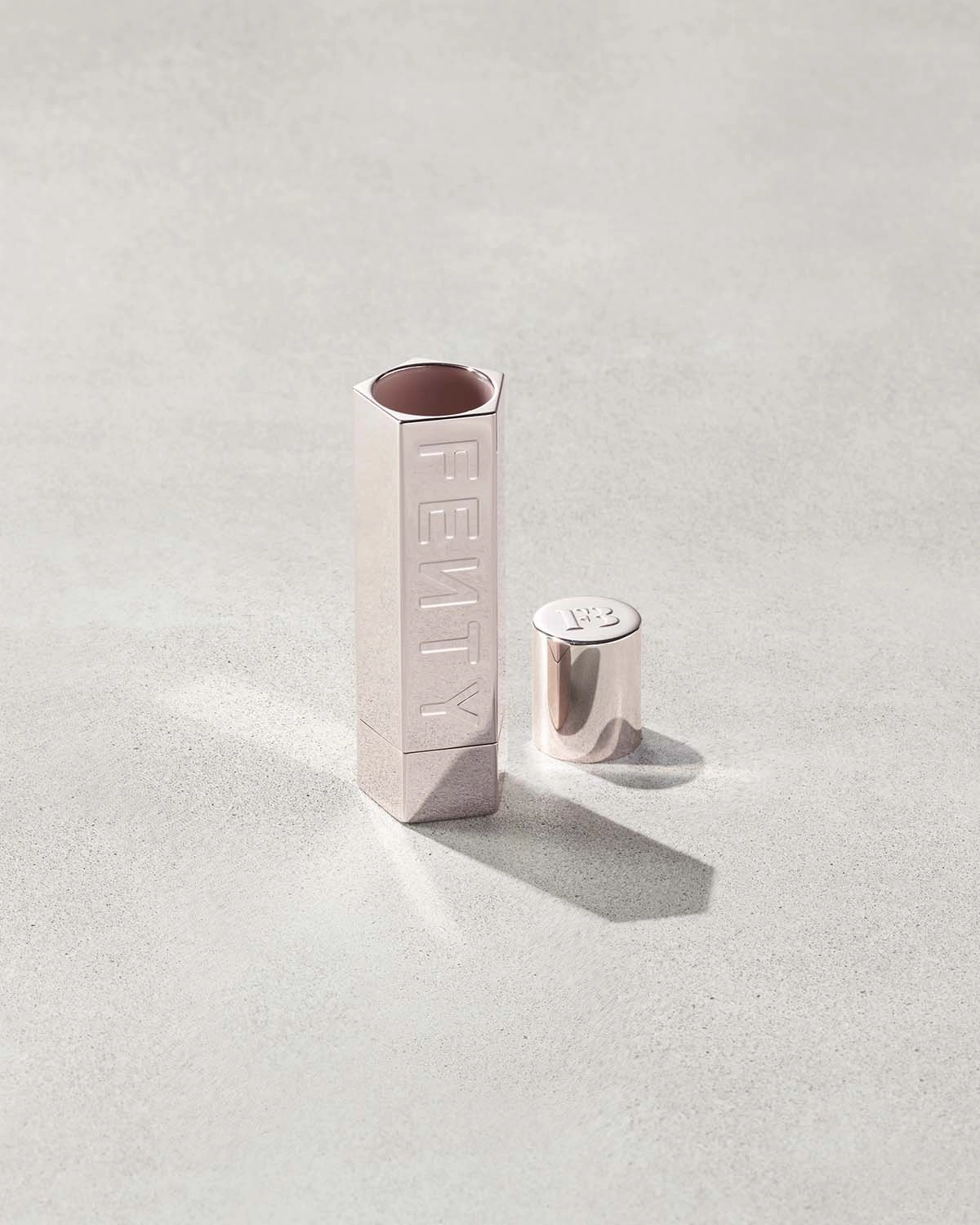 Fenty Icon The Case Semi-Matte Refillable Lipstick ?? Metallic Nude