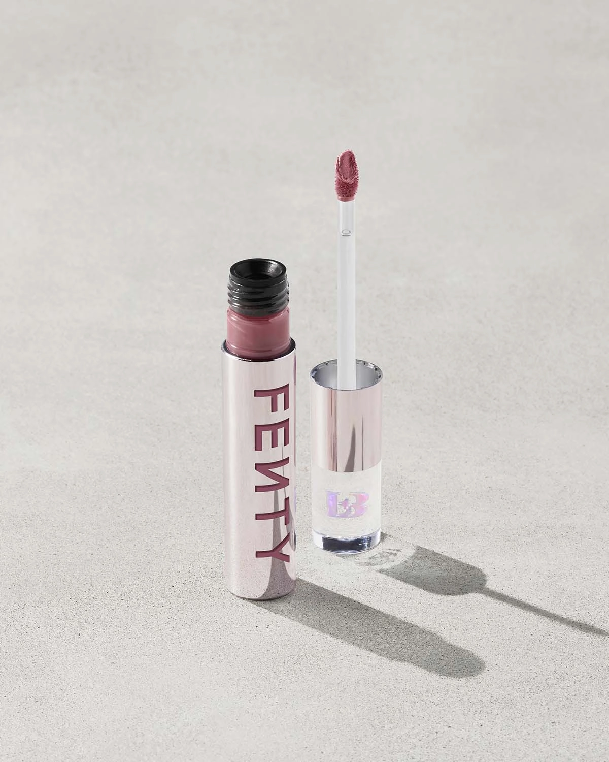 Fenty Icon Velvet Liquid Lipstick ?? RiRi