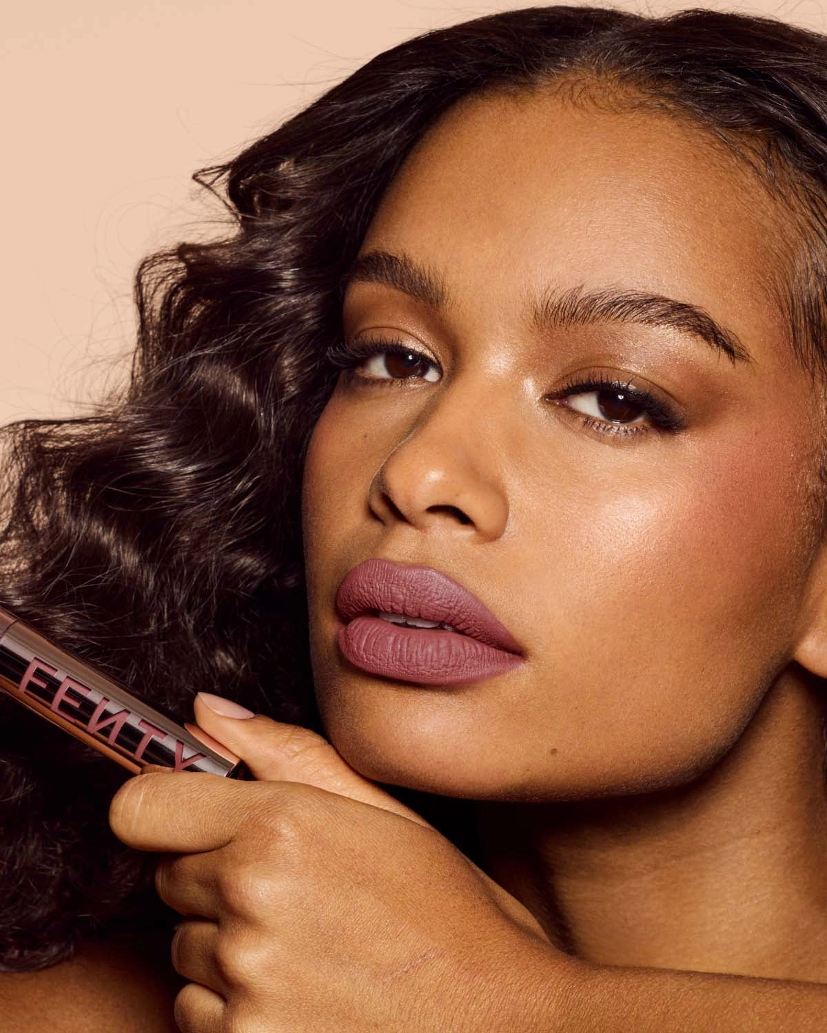 Fenty Icon Velvet Liquid Lipstick ?? RiRi