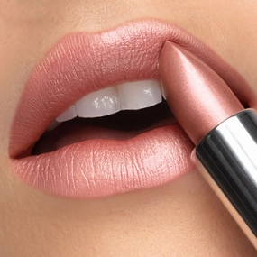 Glamour Crme | A Frosted Blushing Peach Lipstick With Gold and Rose Shimmer