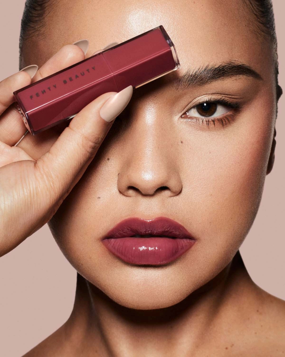 Gloss Bomb Stix High-Shine Gloss Stick ?? RiRi