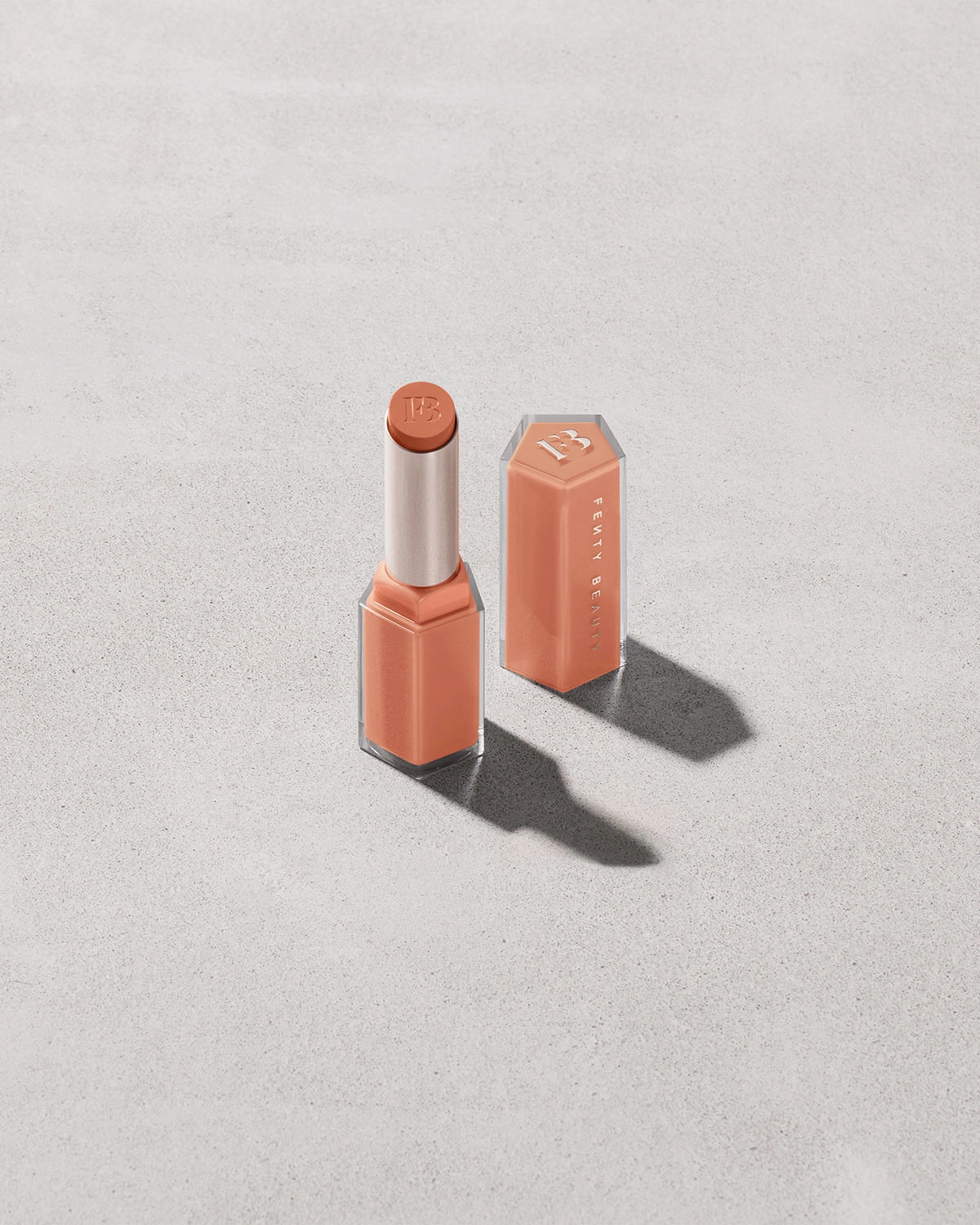 Gloss Bomb Stix High-Shine Gloss Stick ?? Two'Lip Kiss