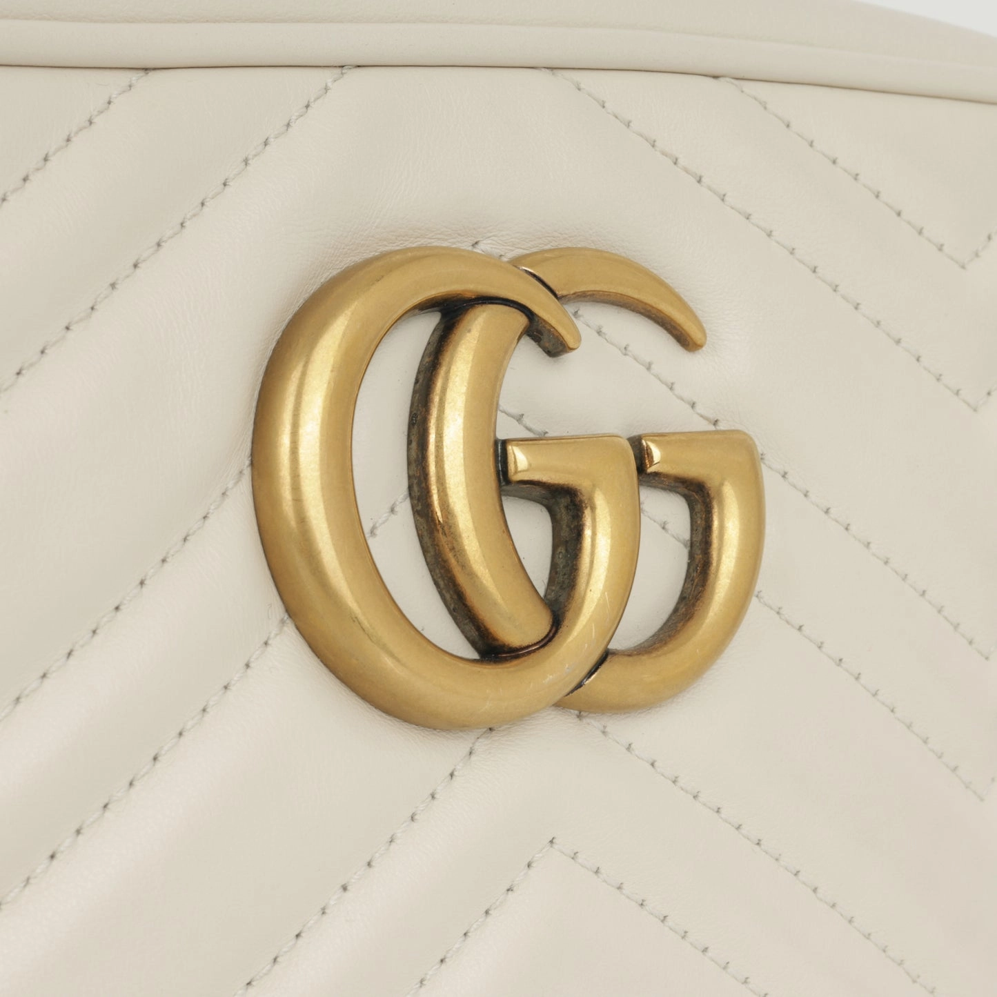 Gucci - GG Marmont Shoulder Bag - White Smooth Calfskin GHW - Pre-Loved