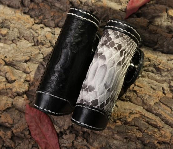 Handmade Leather billfold Mens Chain Biker Wallet Cool Boa Skin Wallet With Chain Wallets for Men