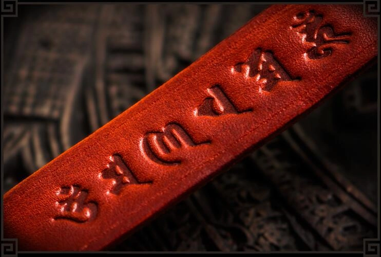 Handmade Leather Men Tooled Chinese Lion Cool Leather Wallet Long Phone Wallets for Men