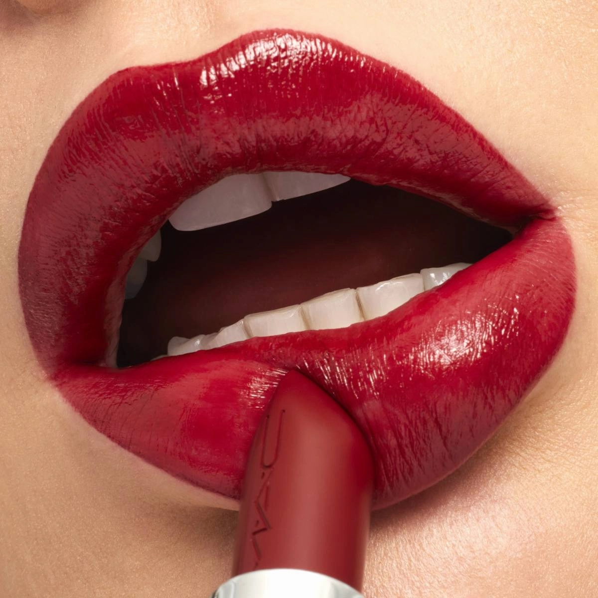 M??A??Cximal Sleek Satin Lipstick / Mini M??A??C