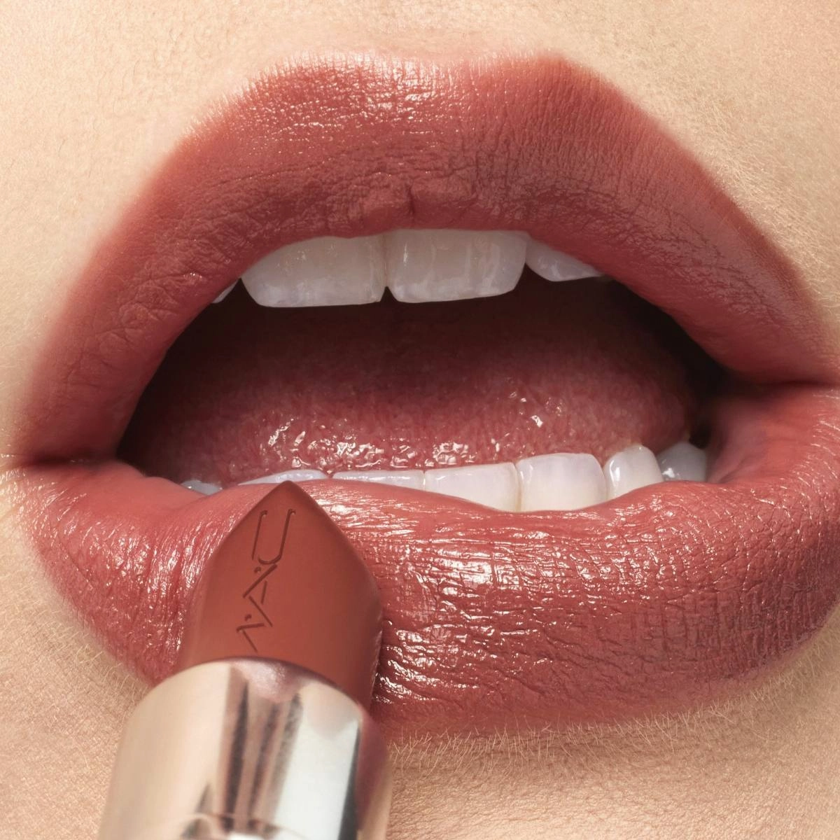 M??A??Cximal Sleek Satin Lipstick / Mini M??A??C