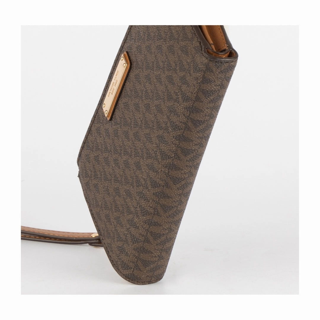 Michael Kors Jet Set Wristlet
