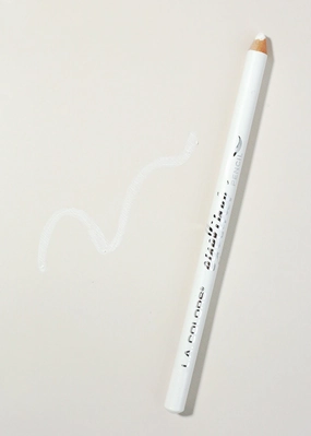 On Point Eyeliner Pencil w/built-in Sharpener - White