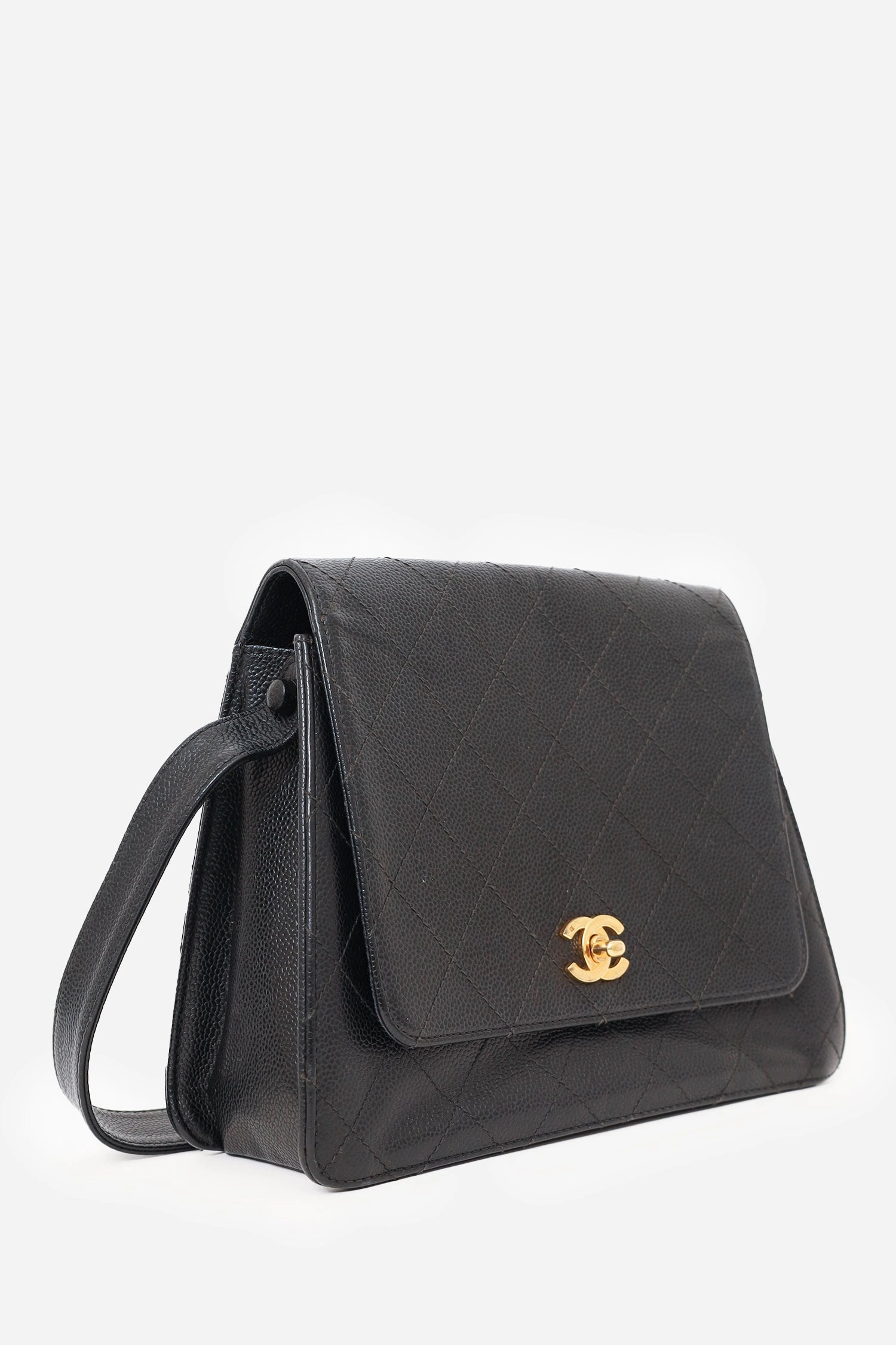 Pre-Loved Chanel? 1997-99 Black Caviar CC Turn Lock Flap Bag