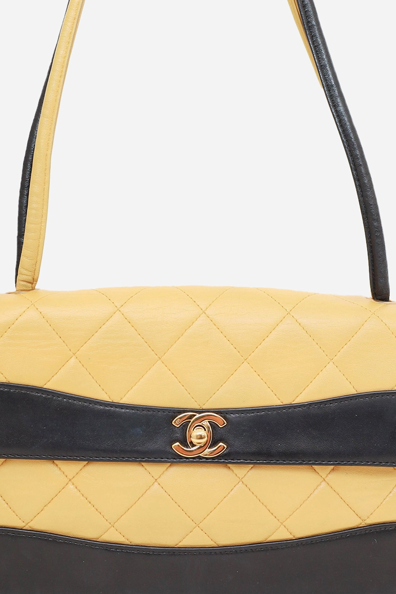 Pre-Loved Chanel? 2000-02 Beige/Black Quilted Lambskin Tie Knot Flap Bag
