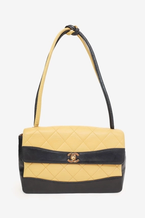 Pre-Loved Chanel? 2000-02 Beige/Black Quilted Lambskin Tie Knot Flap Bag