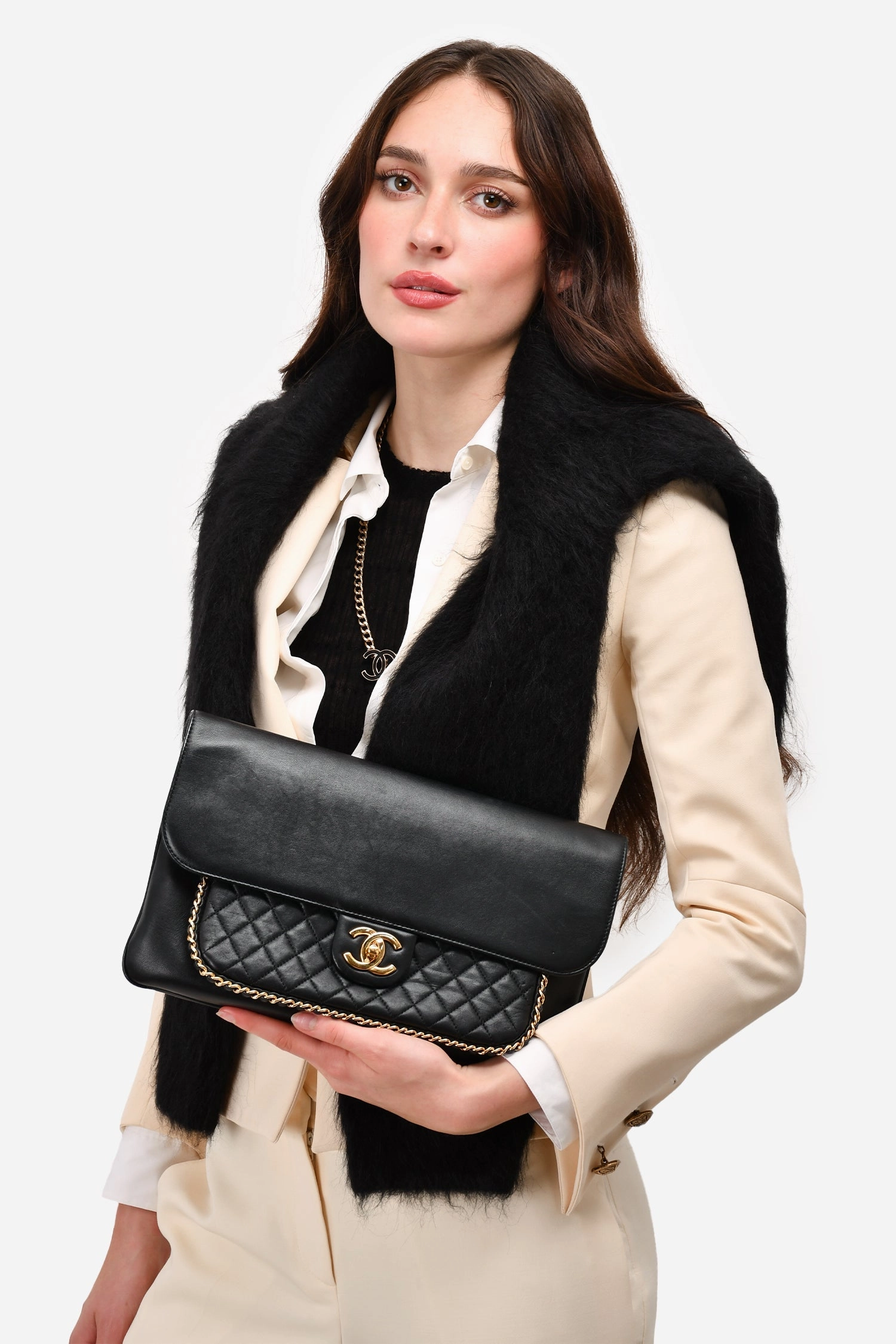 Pre-Loved Chanel? 2017/18 Black Lambskin 'Unchained' CC Clutch