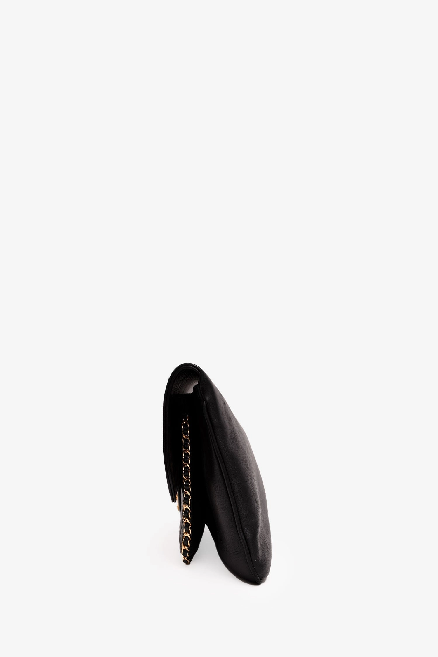 Pre-Loved Chanel? 2017/18 Black Lambskin 'Unchained' CC Clutch