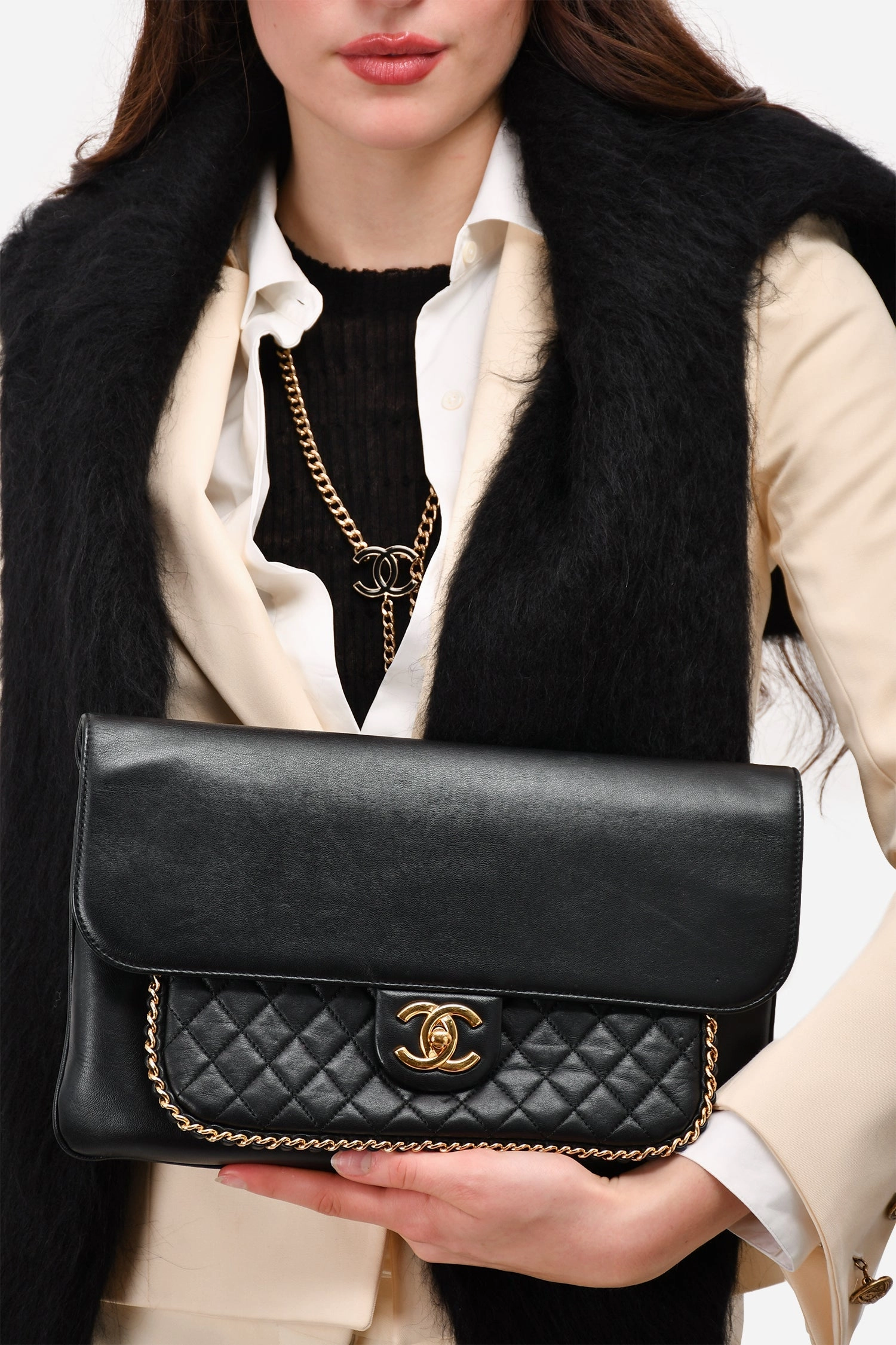 Pre-Loved Chanel? 2017/18 Black Lambskin 'Unchained' CC Clutch