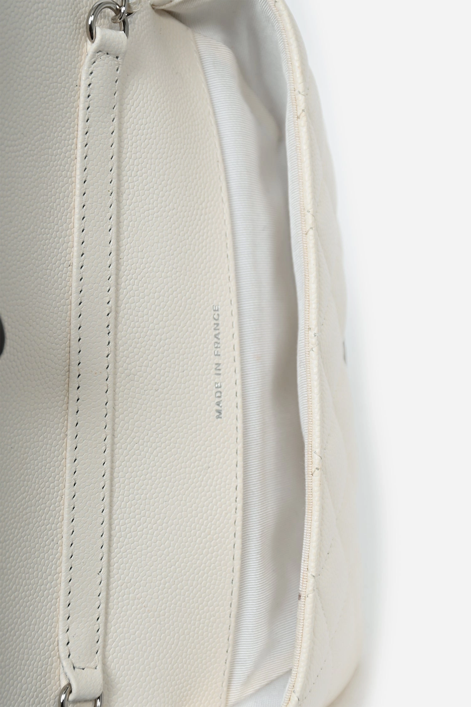 Pre-Loved Chanel? 2021 White Caviar Leather Sunglass Case with Chain SHW