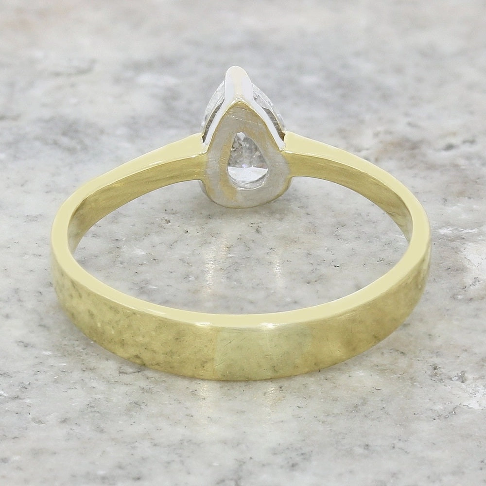Pre Owned 18ct Yellow Gold Pear Cut Diamond Solitaire Ring