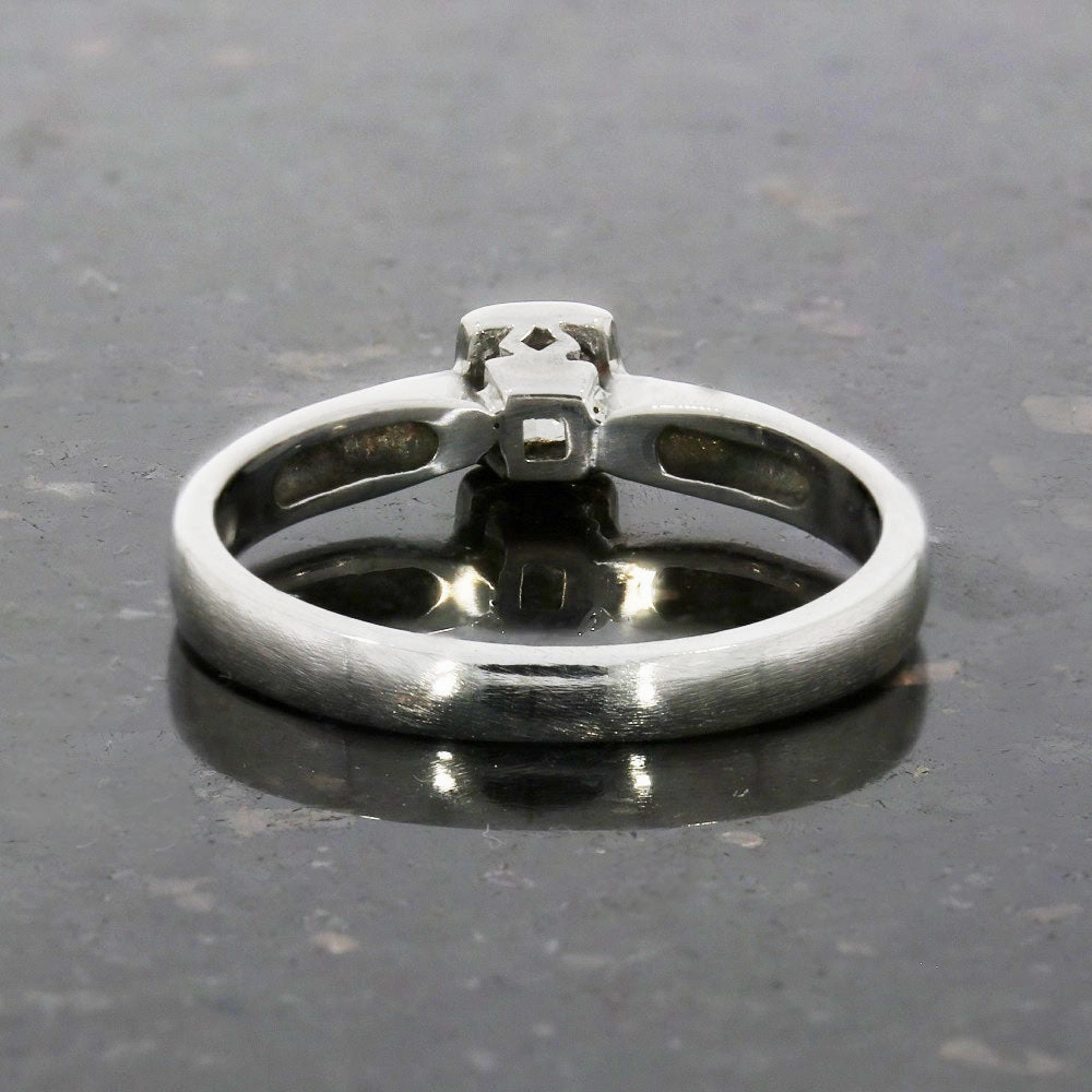 Pre Owned Ladies 18ct White Gold Diamond Solitaire Ring