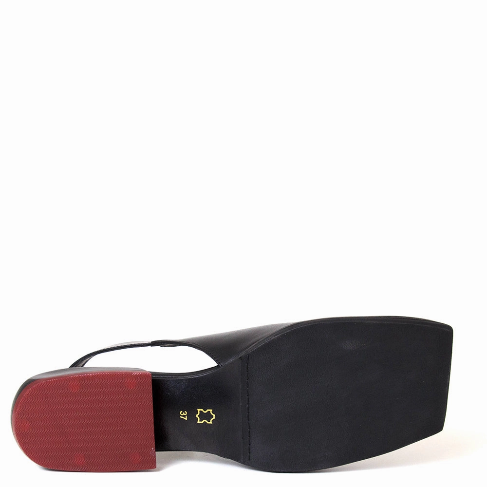 Ruka Women's Leather Sandal