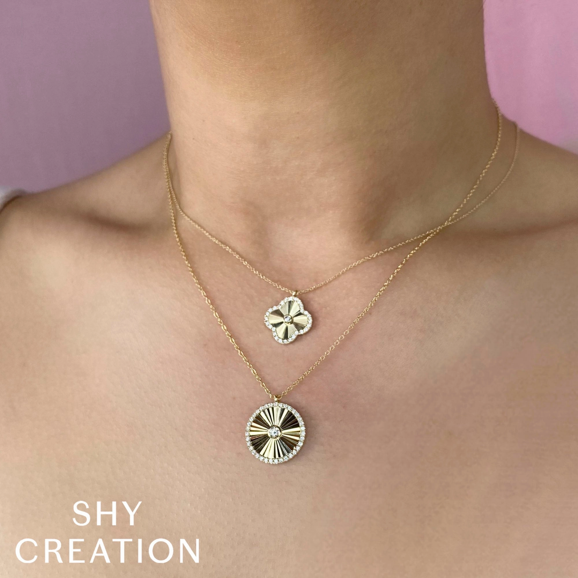 Shy Creation 0.22Ct Diamond Ribbed Clover Necklace SC22009184