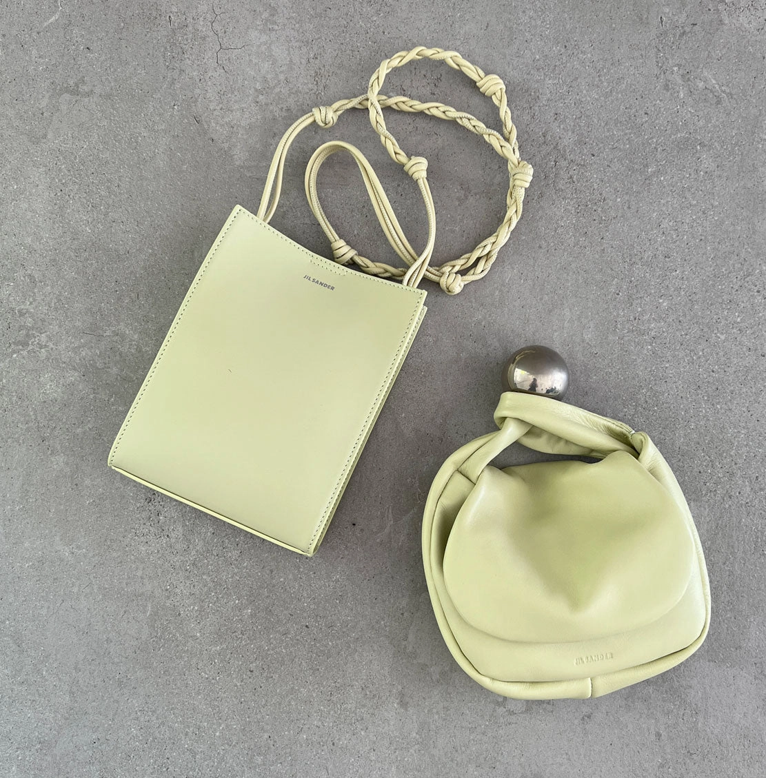 Sphere Pouch Leather, Tea Green