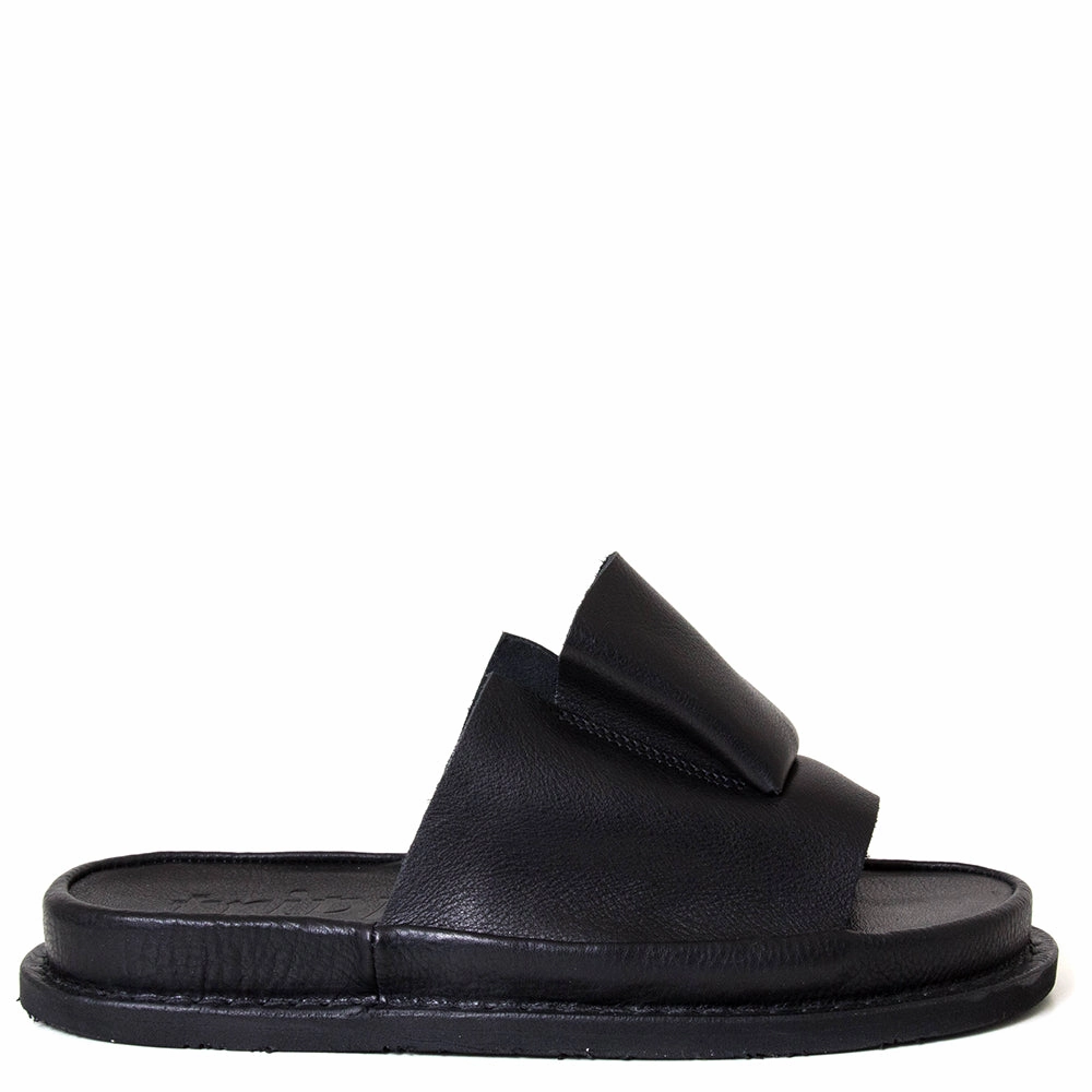 Unfurl Women's Leather Sandal