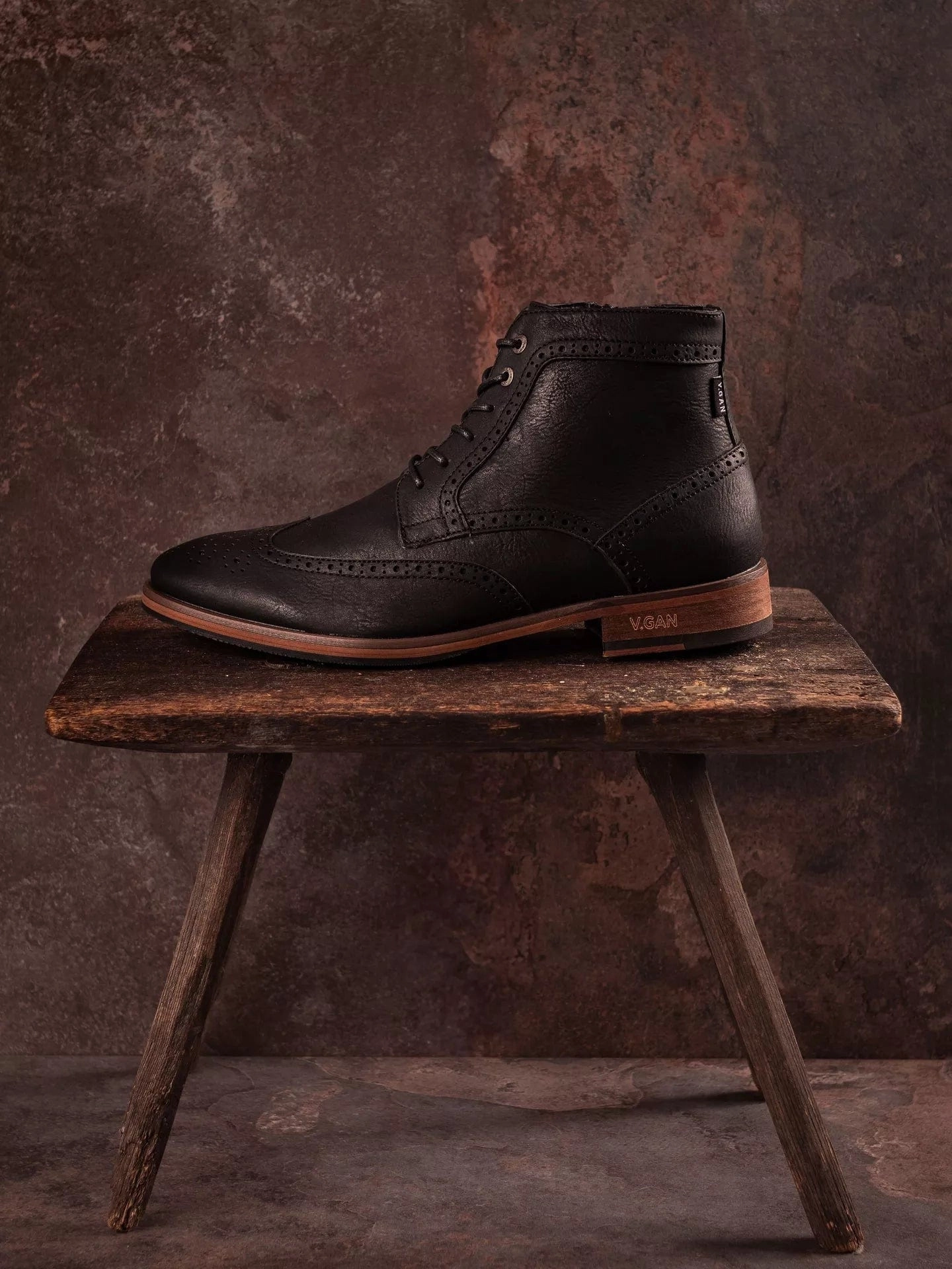 Wheat 2 Men's Vegan Leather Brogue Boots | Black